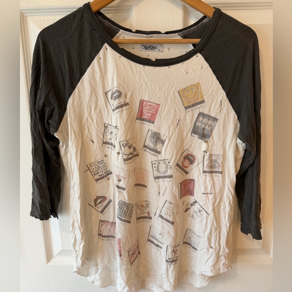 Lauren Moshi Black and White Graphic Raglan Shirt Match Books Distressed
